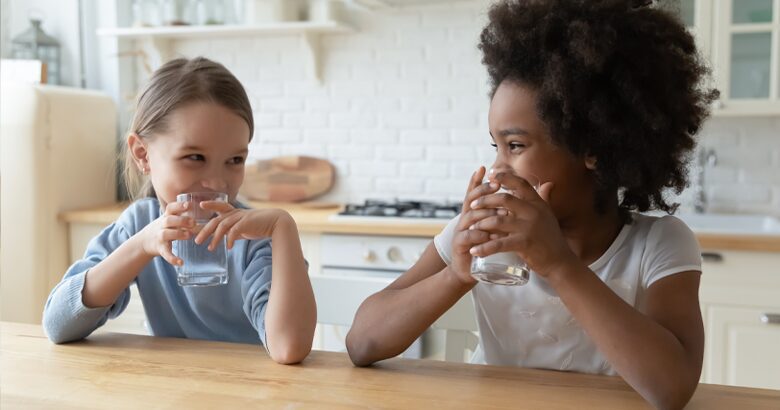 Children drinking Sunfiber