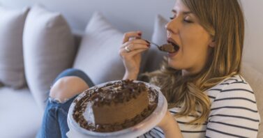 Emotional eating: Take charge of your waistline